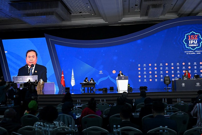 chu-tich-quoc-hoi-phat-bieu-ipu.jpg