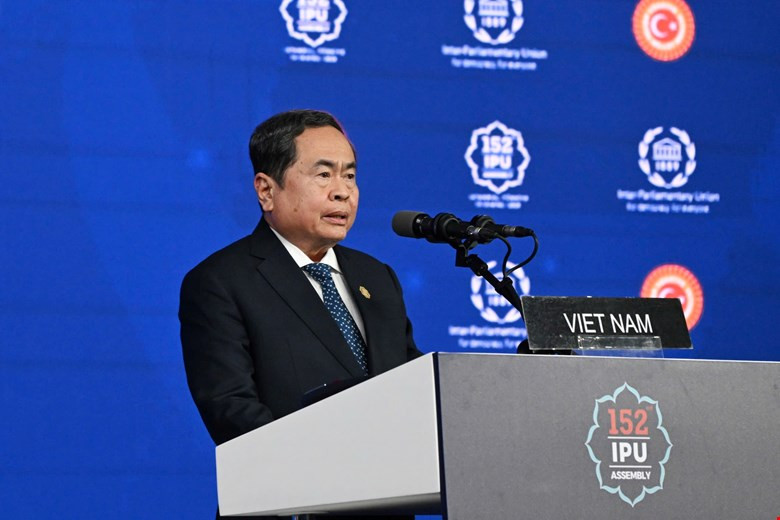 chu-tich-quoc-hoi-phat-bieu-ipu52.jpg