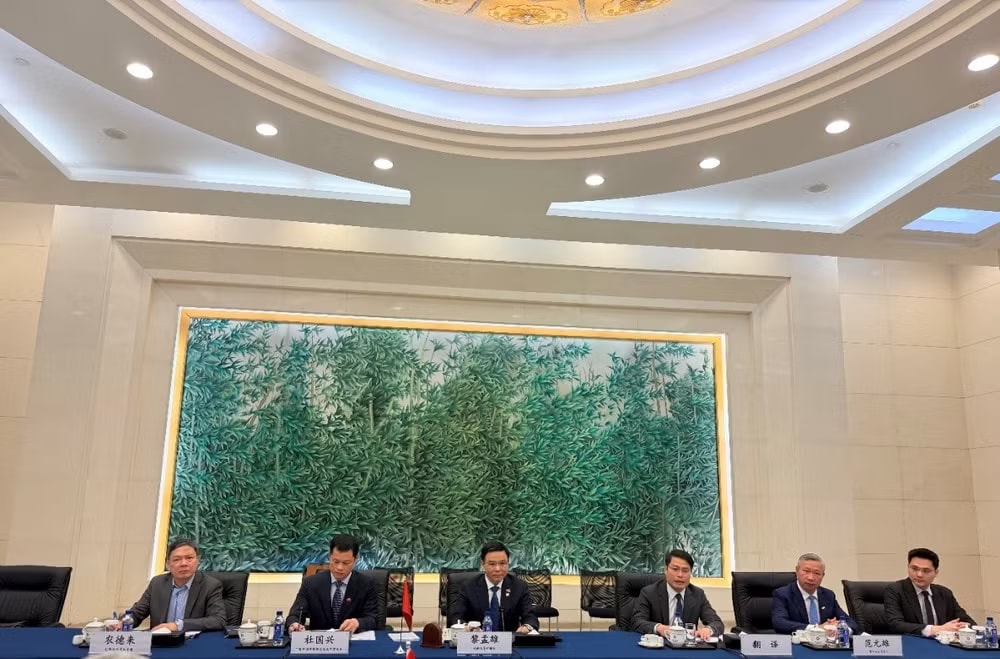 Bộ trưởng Bộ Công Thương đề nghị phía Trung Quốc tăng cường nhập khẩu hàng hóa Việt Nam, mở rộng danh mục các mặt hàng được hưởng ưu đãi thuế quan và mở cửa thị trường. (Ảnh: BCT/Vietnam+)