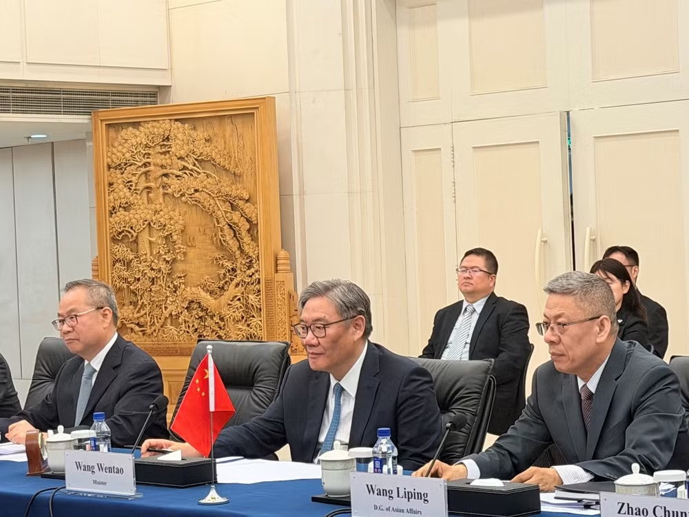 Bộ trưởng Bộ Thương mại Trung Quốc nhấn mạnh việc hoàn thành mục tiêu đưa kim ngạch thương mại song phương đạt 500 tỷ USD trong thời gian tới. (Ảnh: BCT/Vietnam+)