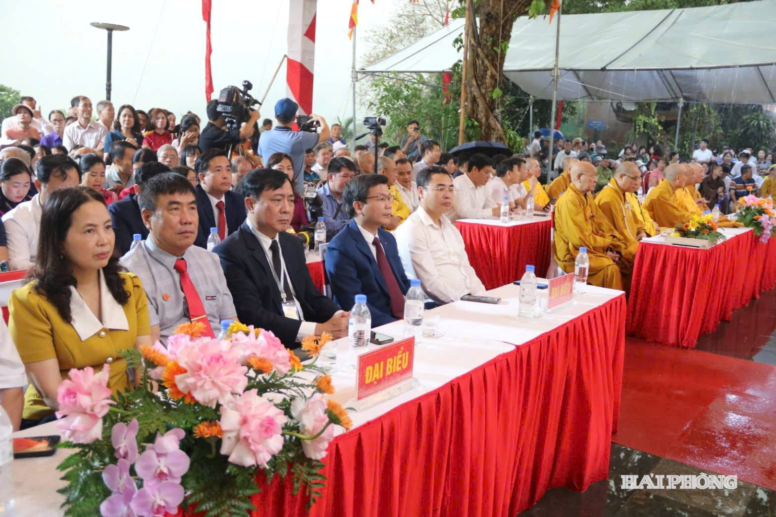 Các đại biểu dự khai hội chùa Thanh Mai năm 2026.