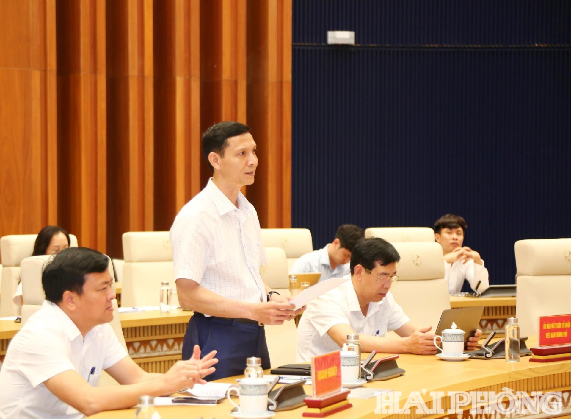 Đại diện lãnh đạo Sở Văn hóa -Thể thao và Du lịch báo cáo chương trình lễ hội