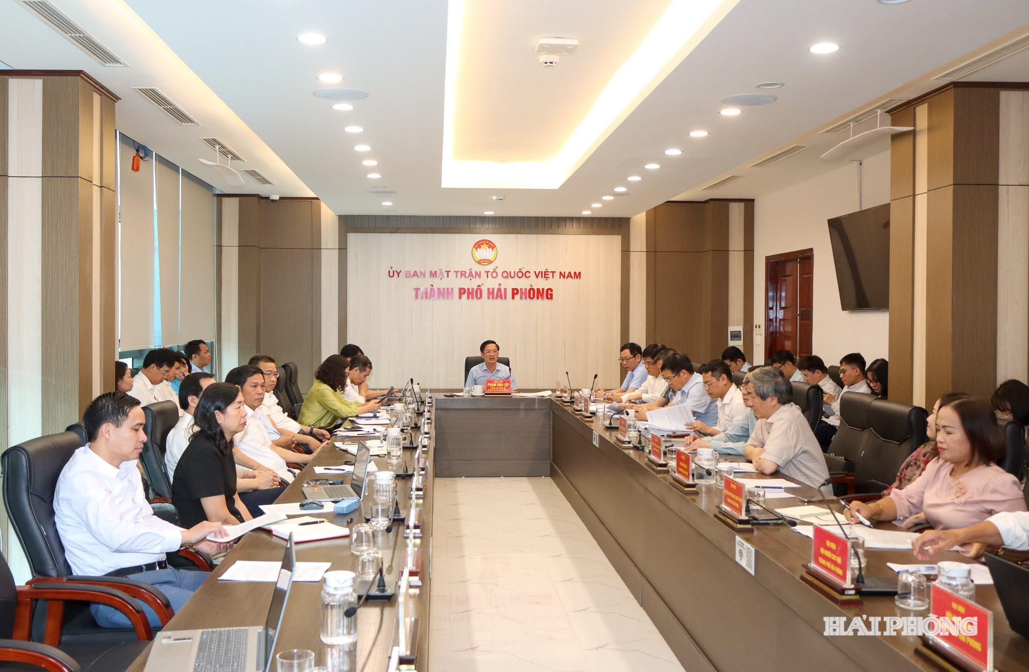 Quang cảnh cuộc làm việc