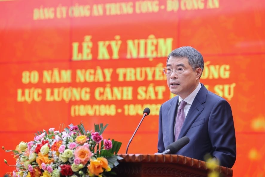 canh-sat-hinh-su-02.jpg