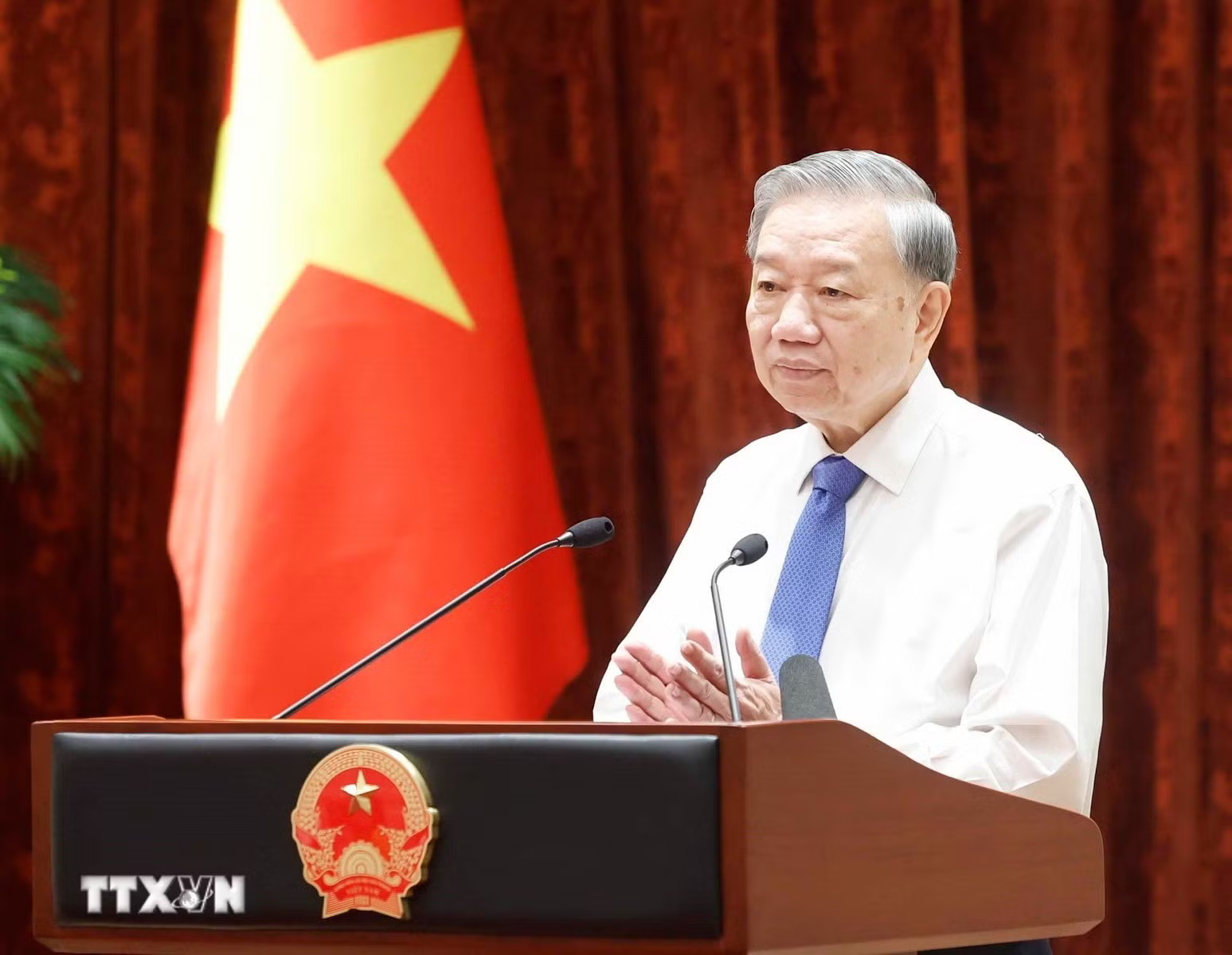 tong-bi-thu-gap-truong-ban.png