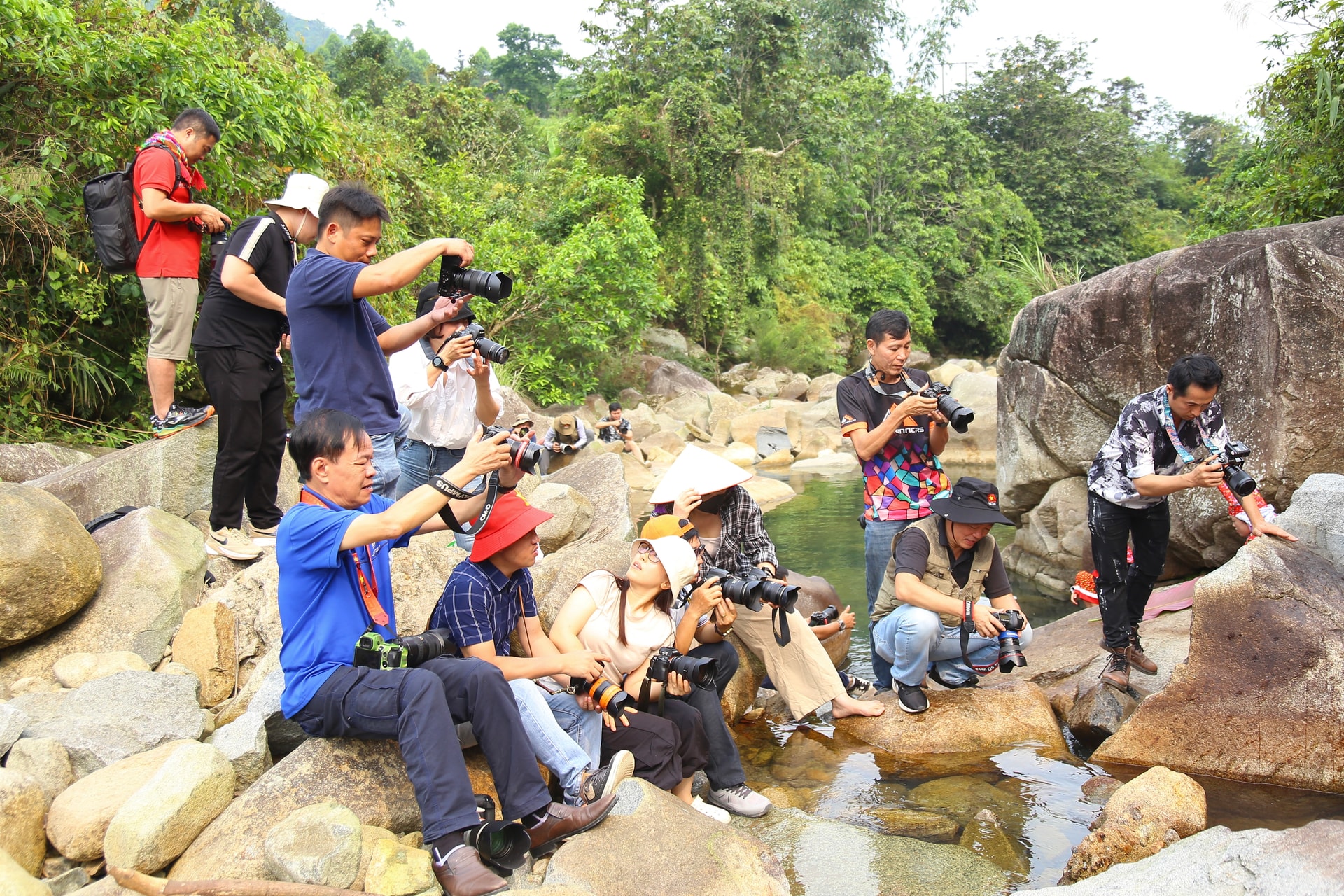 sang-tac-nhiep-anh-291d07125c6d3285efaa5d020d234742.jpg