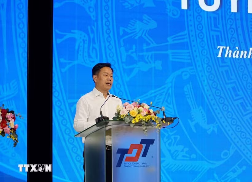 Thứ trưởng Bộ Giáo dục và Đào tạo Lê Quân phát biểu tại Hội nghị. (Ảnh: Thu Hoài/TTXVN)