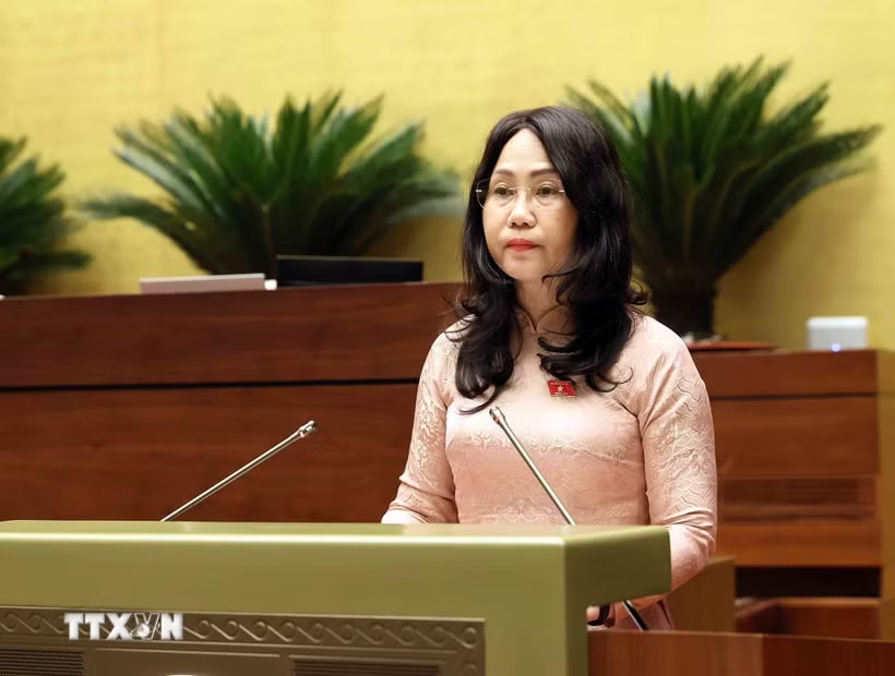 Bộ trưởng Bộ Văn hóa, Thể thao và Du lịch Lâm Thị Phương Thanh trình bày Tờ trình về dự thảo Nghị quyết của Quốc hội về một số cơ chế, chính sách đột phá phát triển văn hoá Việt Nam. (Ảnh: An Đăng/TTXVN)