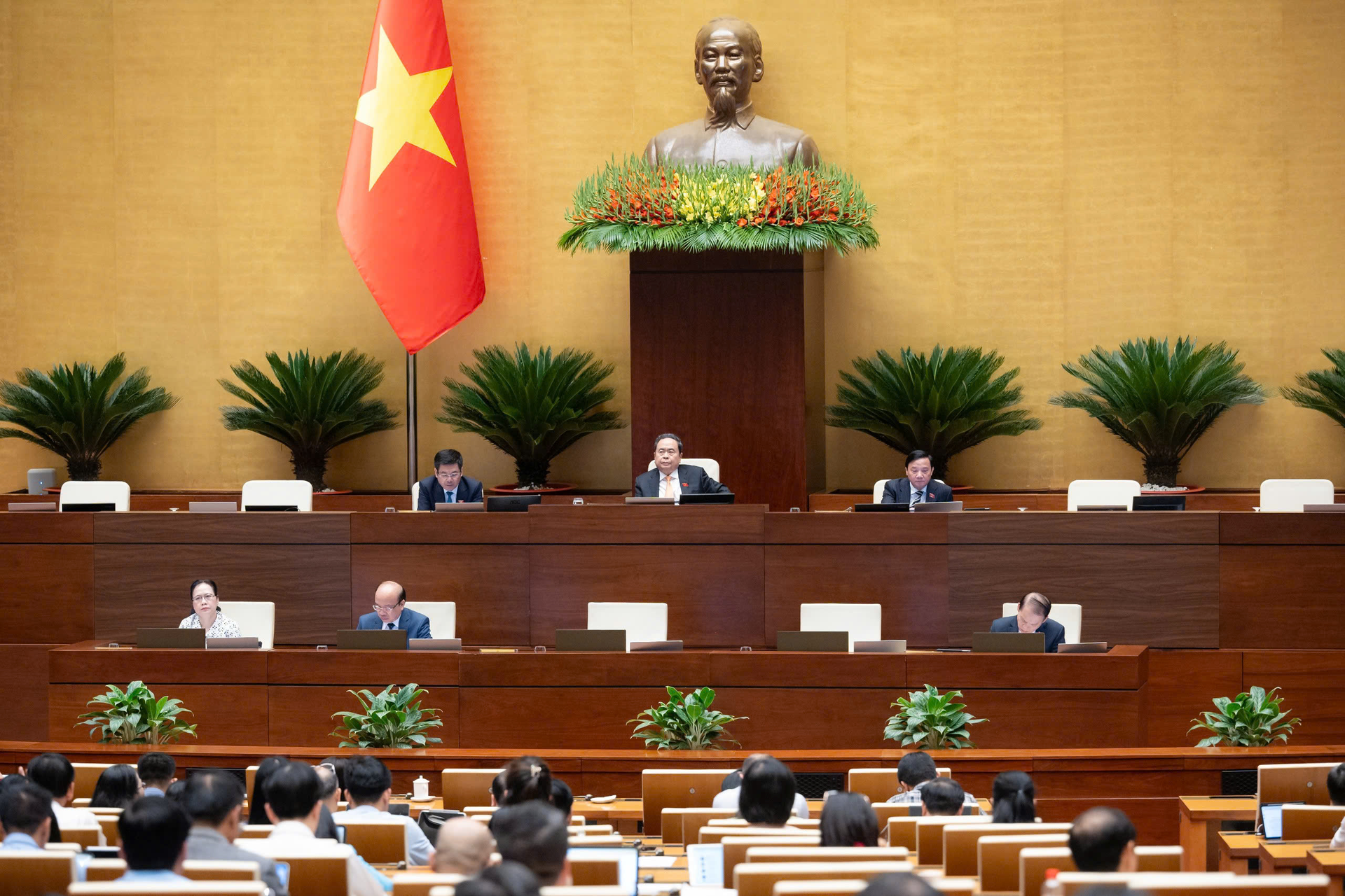 phien-hop-quoc-hoi.png
