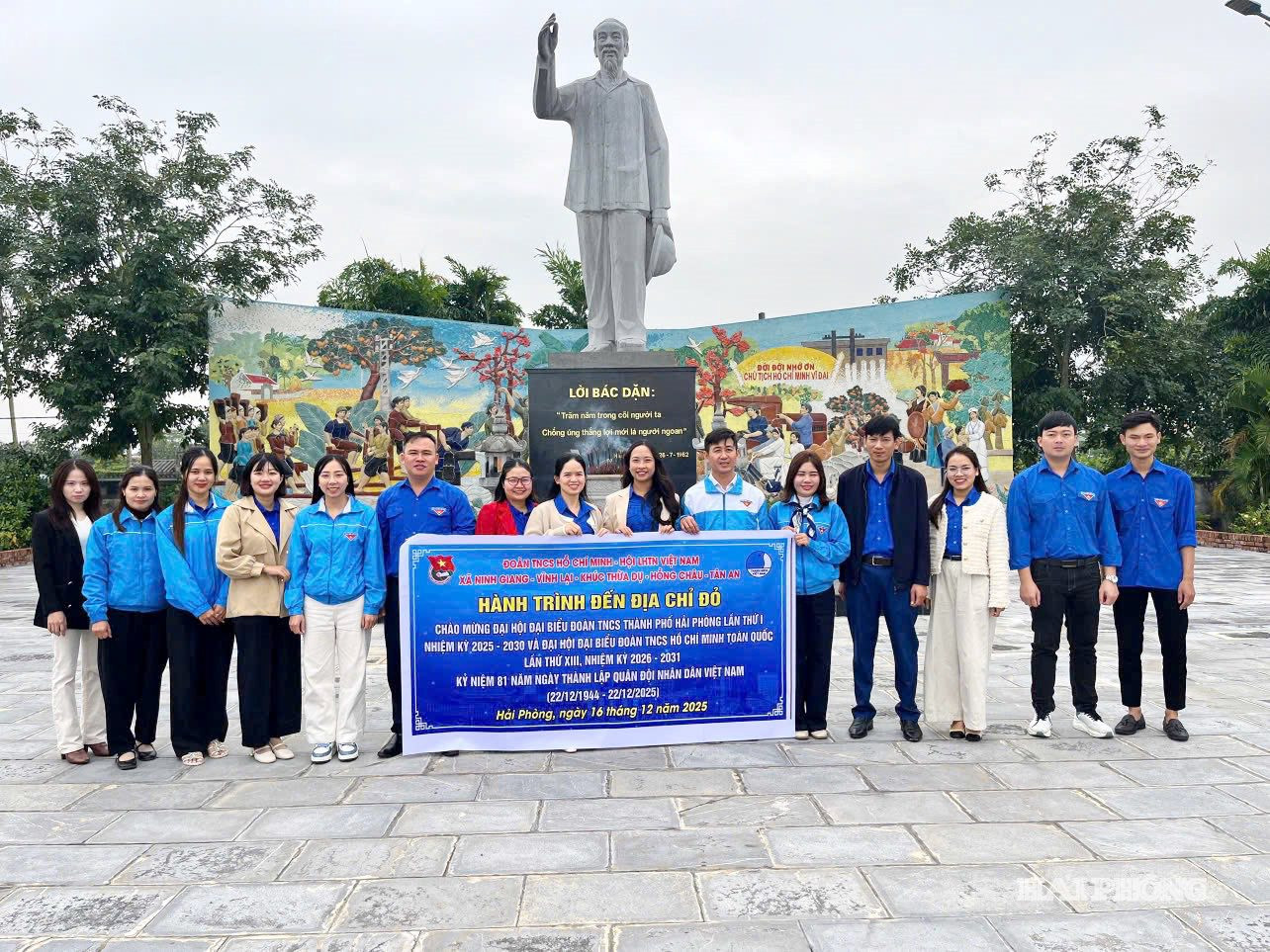 thanh-nien-tham-dia-chi-do.jpg