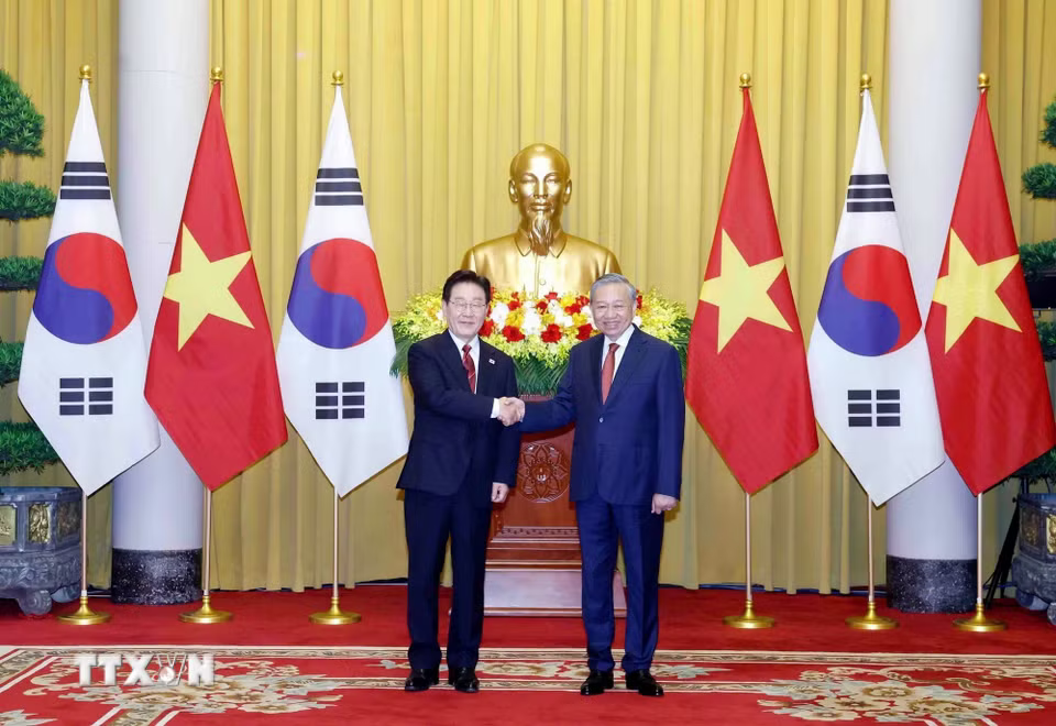 tong-bi-thu-don-tong-thong-han-quoc-04.png