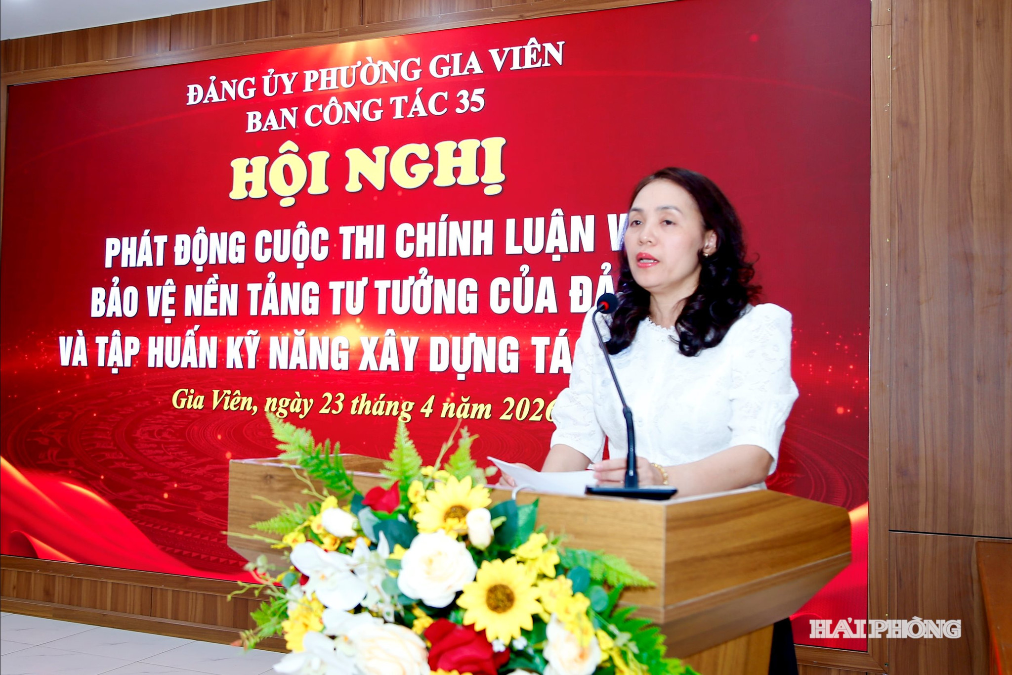 Lãnh đạo phường Gia Viên phát động cuộc thi tại hội nghị.