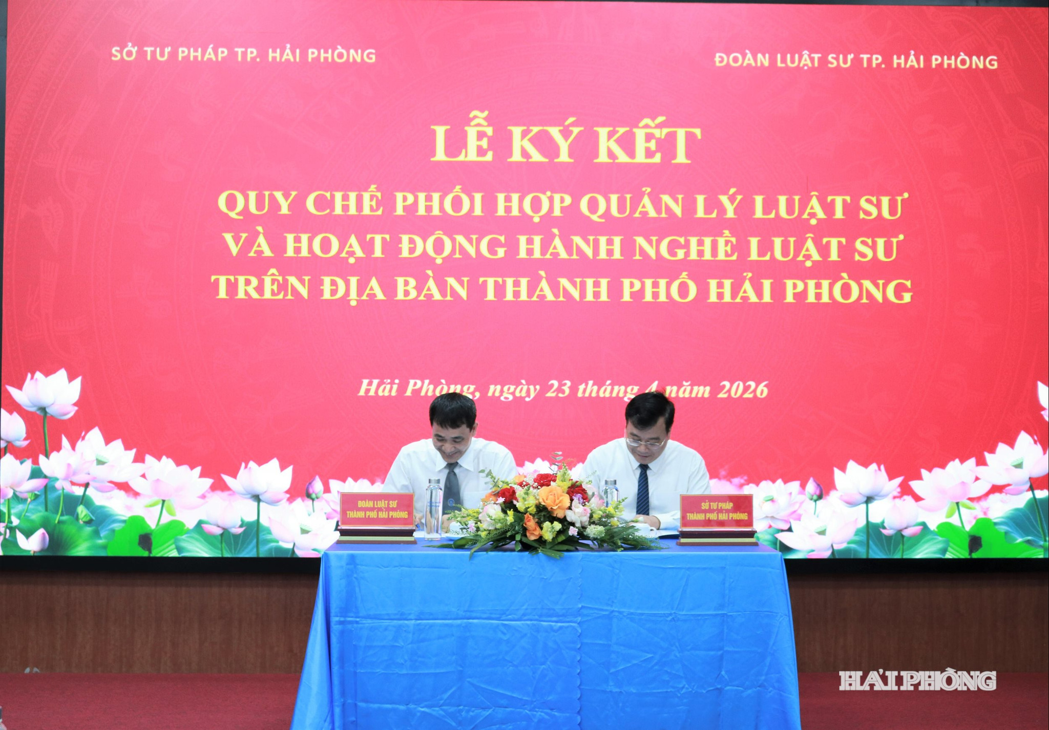 Giám đốc Sở Tư pháp Ngô Quang Giáp và Chủ nhiệm Đoàn Luật sư thành phố Đỗ Thanh Bình ký quy chế phối hợp quản lý luật sư và hoạt động hành nghề luật sư.