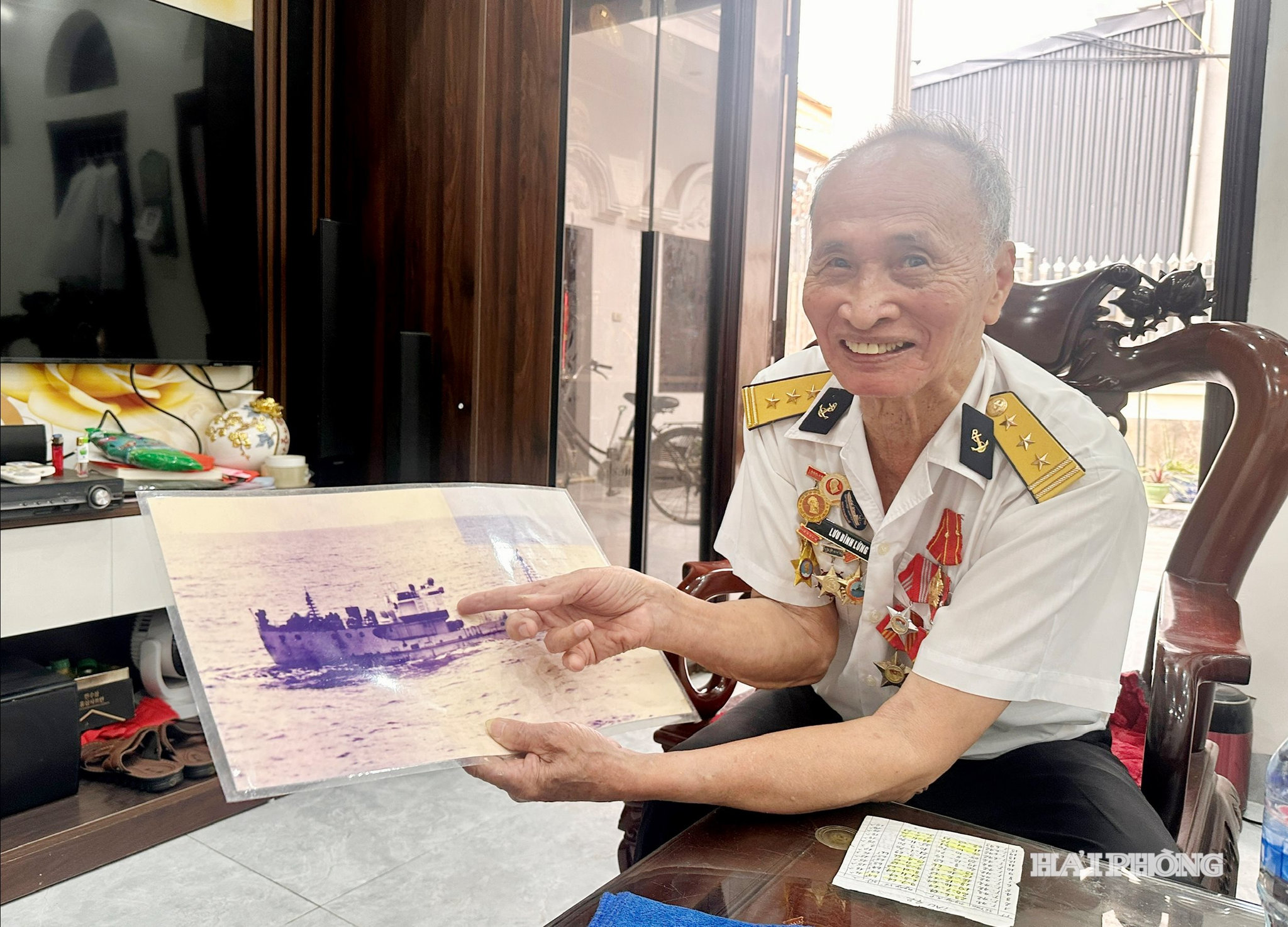 tau-khong-so-2.jpg