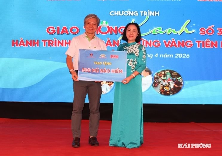 trao-thuong-4-154aa3be2dcc6d348612df843094b58f(1).jpeg