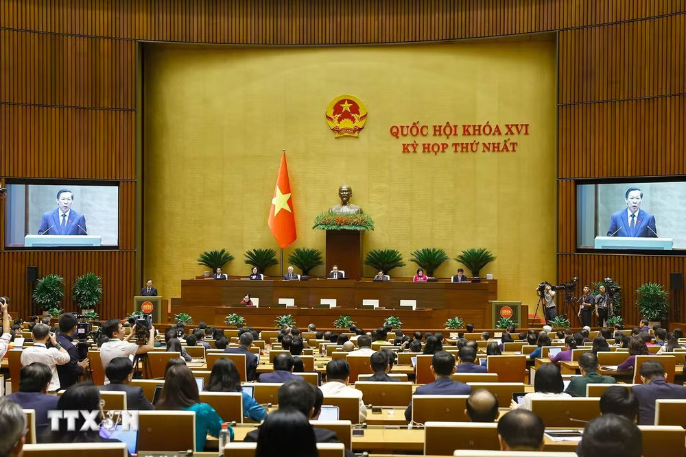 Quang cảnh phiên bế mạc. (Ảnh: Doãn Tấn/TTXVN) ttxvn-be-mac-ky-hop-thu-nhat-quoc-hoi-khoa-xvi-10.jpg