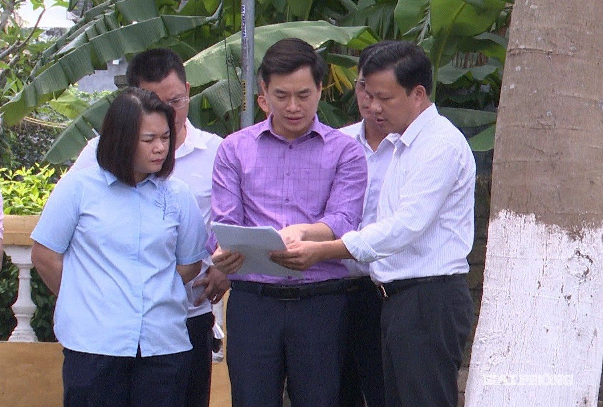 phu-lien-kiem-tra.jpg
