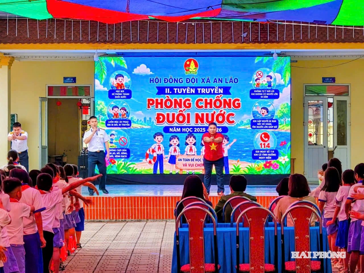 Hội đồng Đội xã An Lão phối hợp các đơn vị tổ chức tuyên truyền về phòng chống đuối nước cho học sinh Trường tiểu học Tân Dân.
