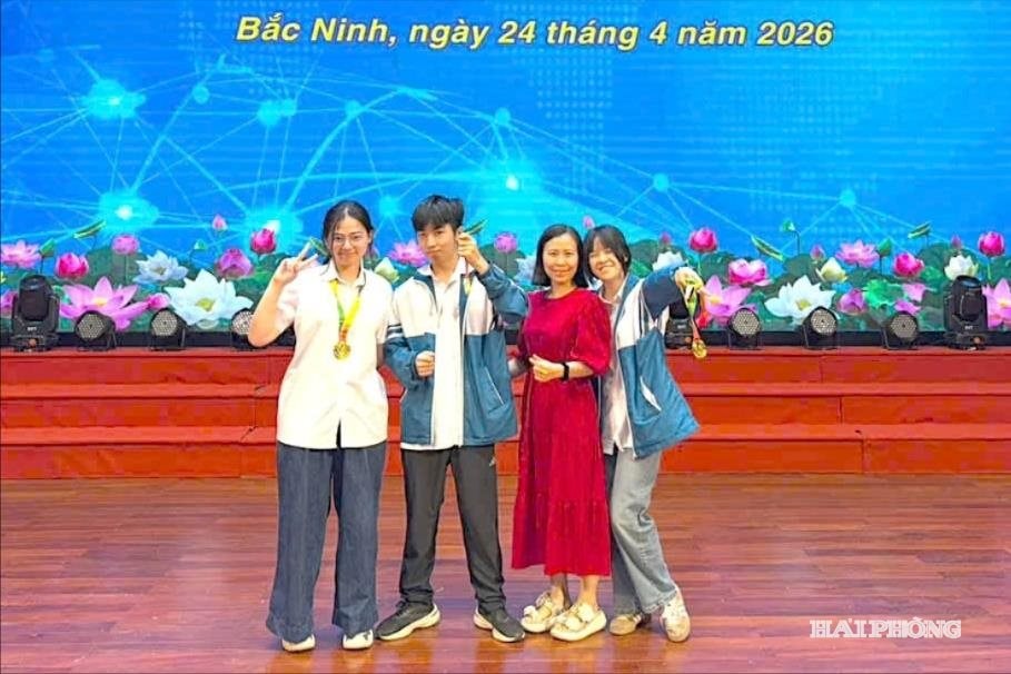 hoc-sinh-gioi(1)_watermarked.jpg