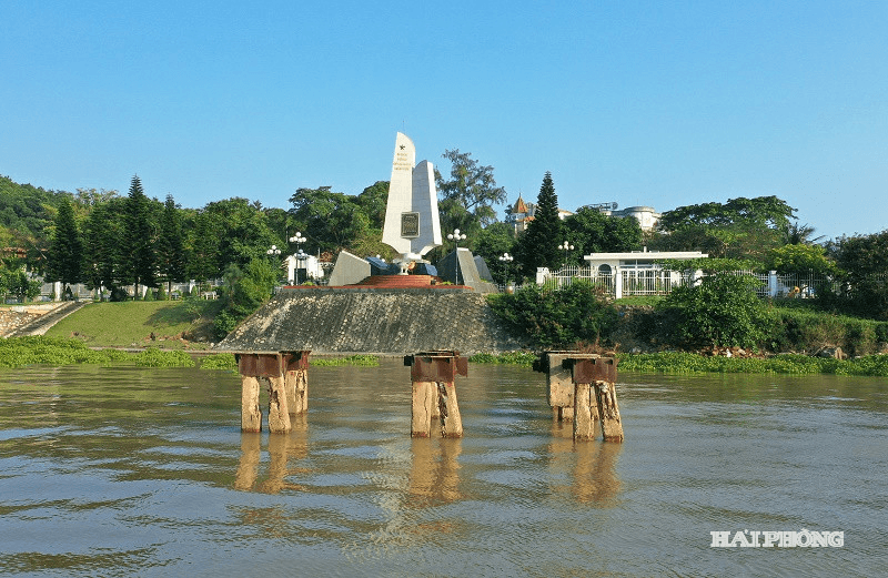 huyen-thoai-ve-nhung-con-tau-khong-so-1.png