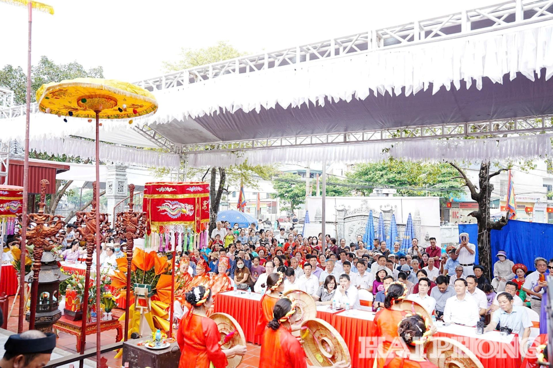 qunag-canh-le-hoi-7096b42d9ee12c4e66fabec3d9abbe90-1-.jpg