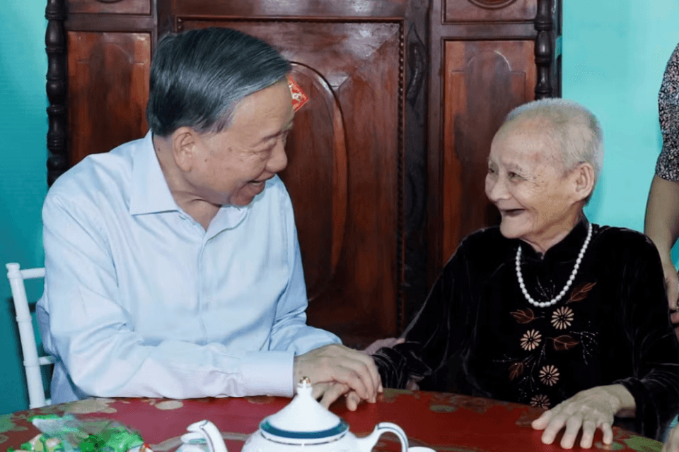 me-viet-nam-anh-hung.png