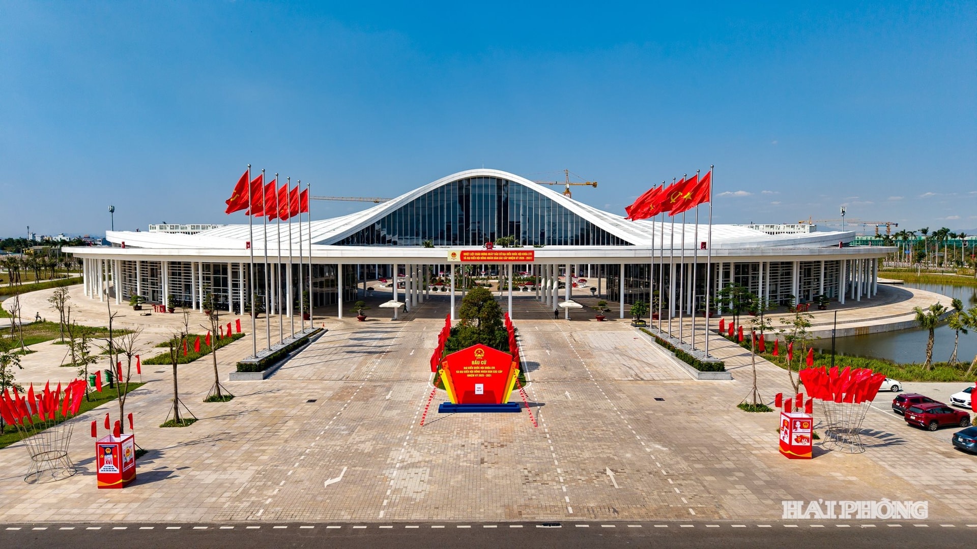 nha-hat-hoa-phuong.jpg
