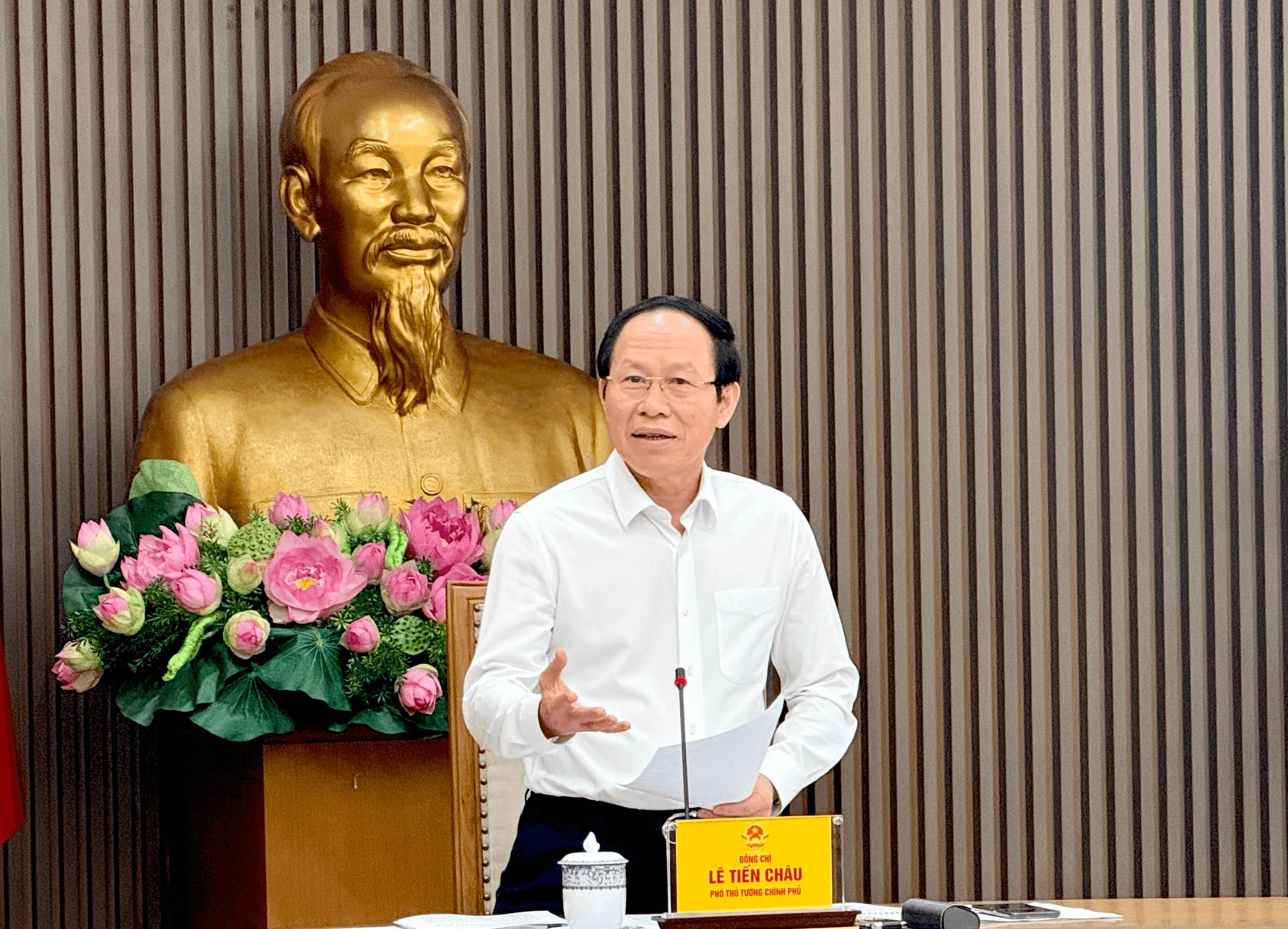 pho-thu-tuong-le-tien-chau.png