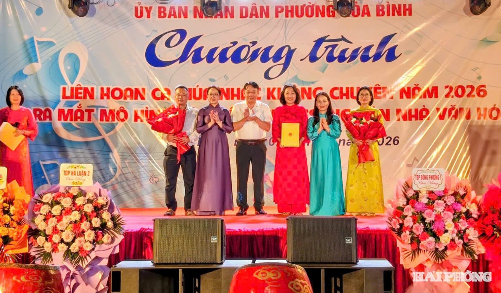 sang den nha van hoa