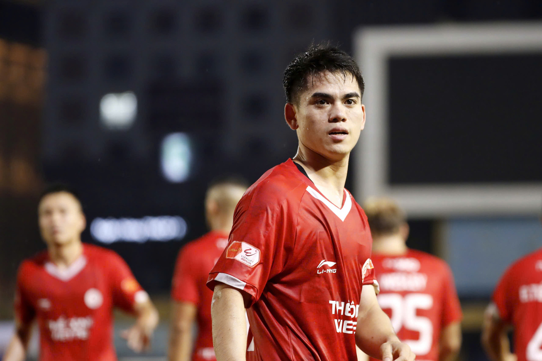 Thể Công Viettel và Ninh Bình cầm chân nhau trong cuộc đua tranh top 2 V-League - Ảnh 1. Thể Công Viettel và Ninh Bình cầm chân nhau trong cuộc đua tranh top 2 V-League - Ảnh 1.