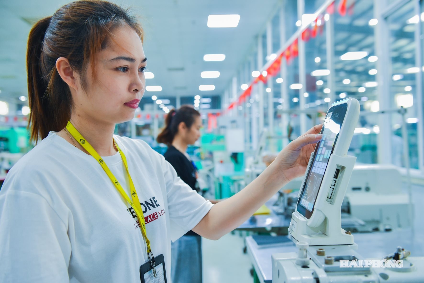 Doanh nghiệp tăng cường số hóa công tác quản lý, góp phần nâng cao hiệu quả vận hành và điều phối sản xuất.