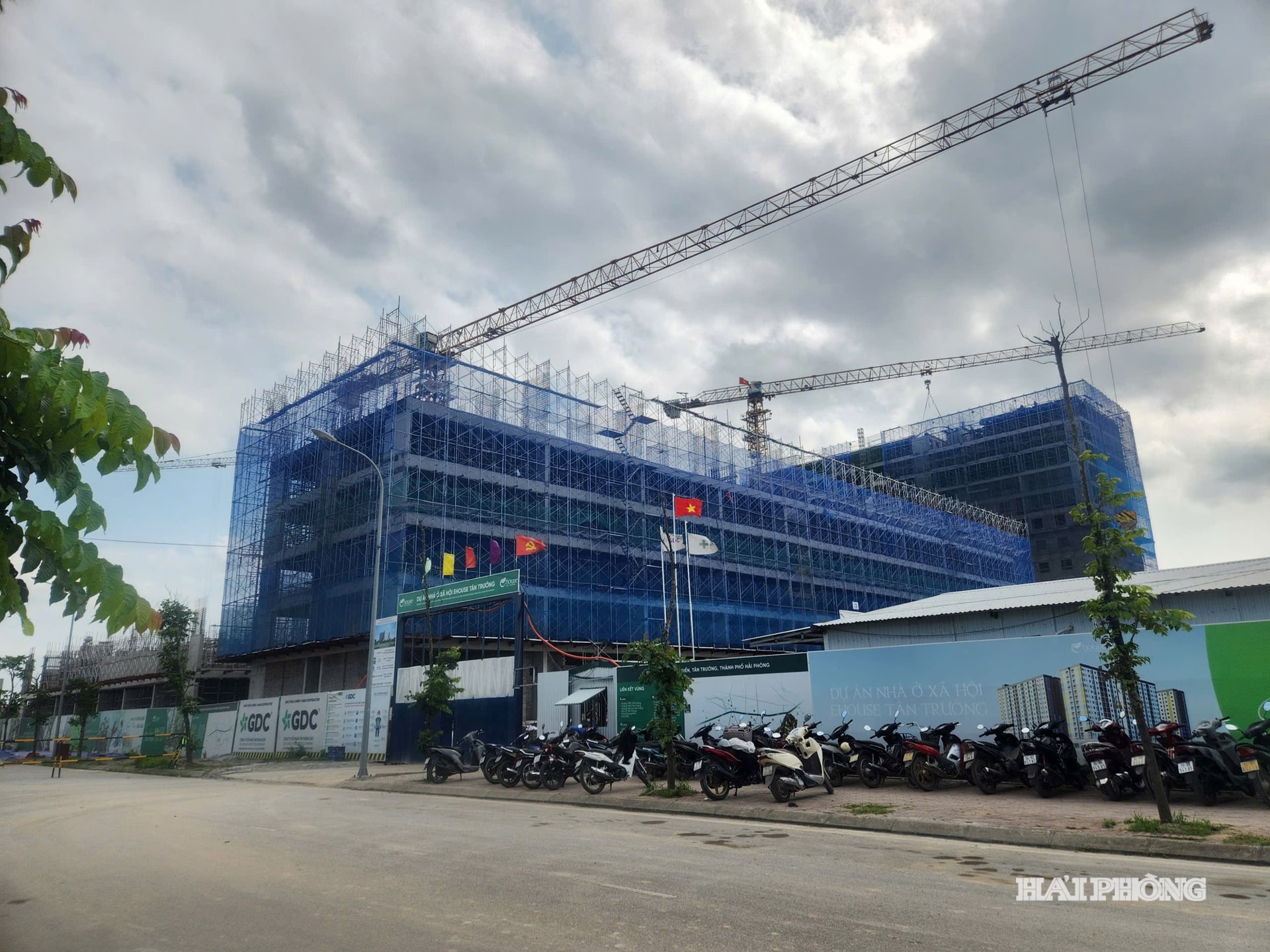 Khu nhà ở xã hội Mao Điền (Hải Phòng) đang được khẩn trương thi công.