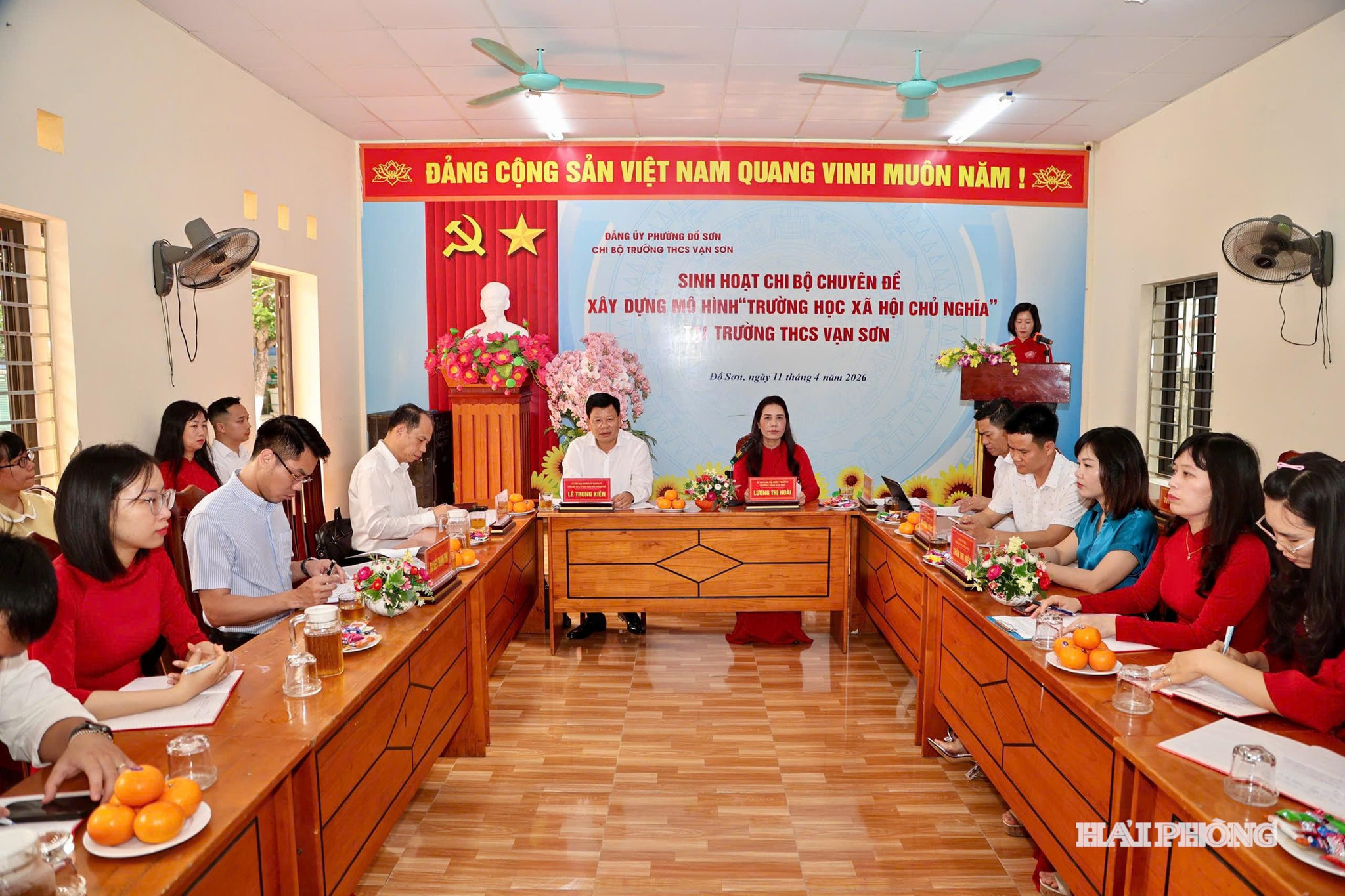 Đồng chí Lê Trung Kiên, Ủy viên Ban Thường vụ Thành ủy, Phó Chủ tịch UBND thành phố dự chuyên đề sinh hoạt chi bộ xây dựng mô hình 