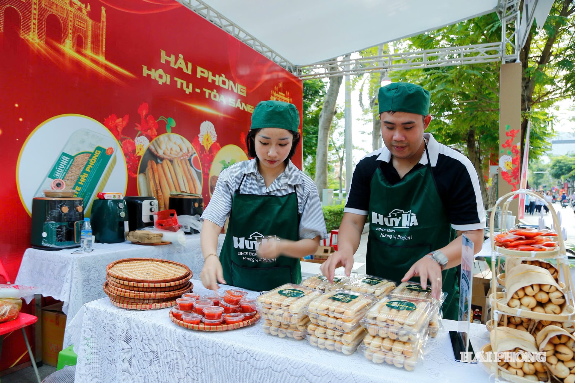 ...từ dân dã đường phố như bánh mỳ cay, Patê 