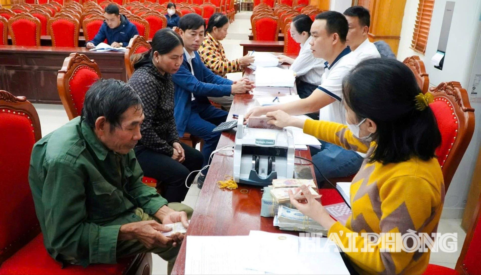 chi-tra-boi-thuong-kcn-tu-minh(1).jpg