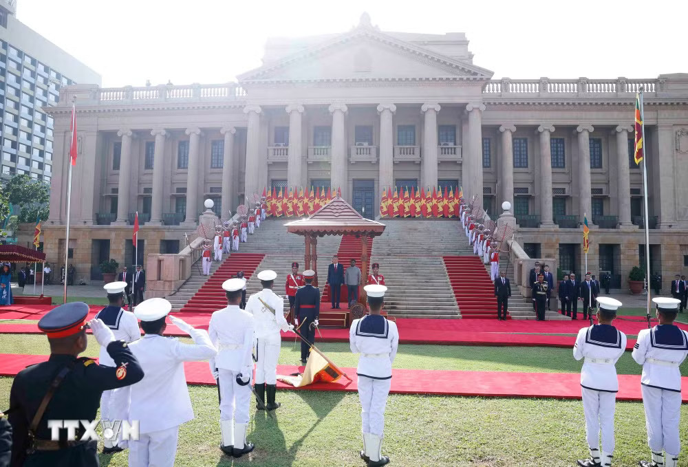 Lễ đón Tổng Bí thư, Chủ tịch nước Tô Lâm thăm cấp Nhà nước Sri Lanka. (Ảnh: Thống Nhất/TTXVN) ttxvn-le-don-tong-bi-thu-chu-tich-nuoc-to-lam-tham-cap-nha-nuoc-sri-lanka-3.jpg