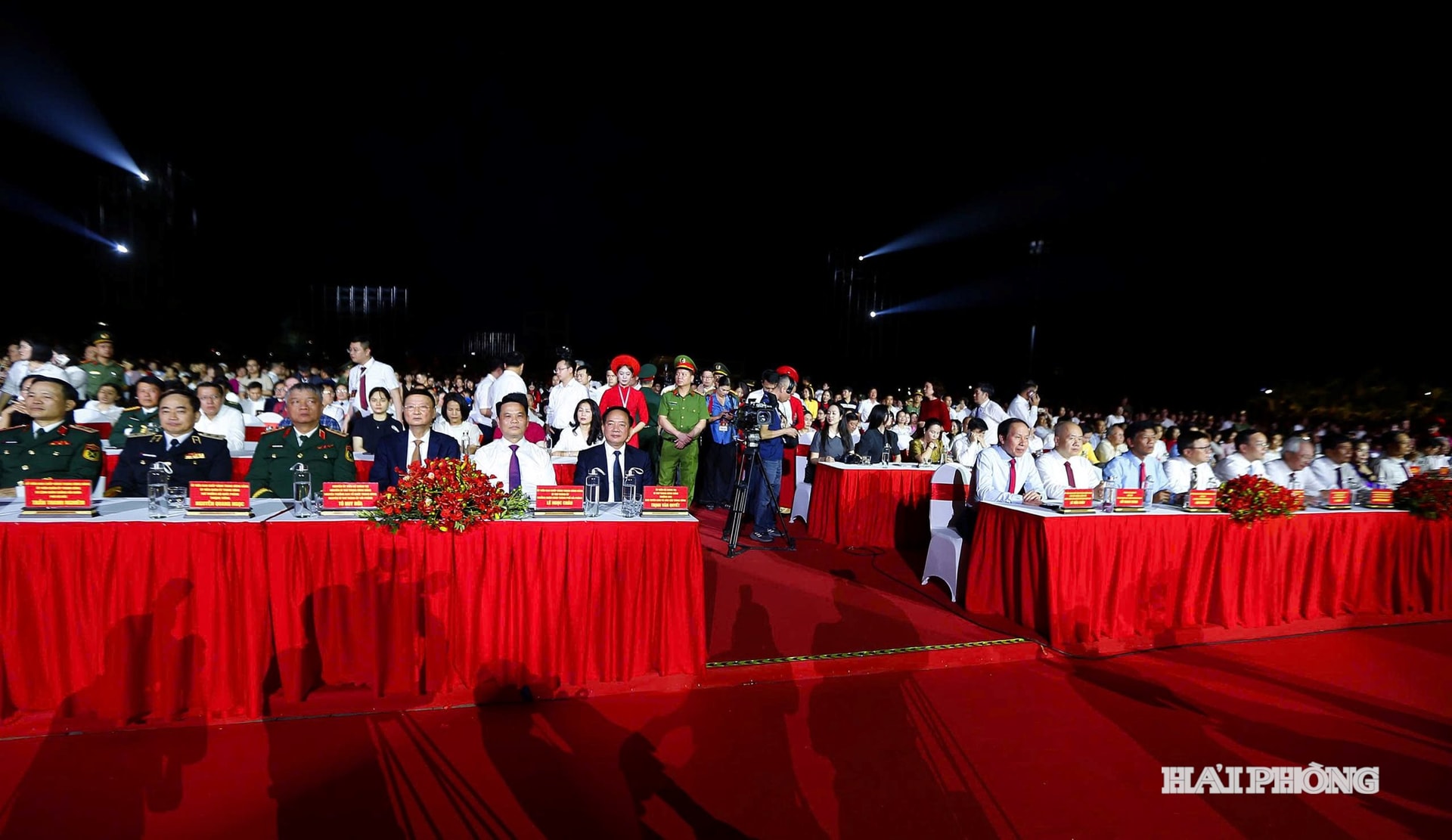 dai-bieu-888.jpg