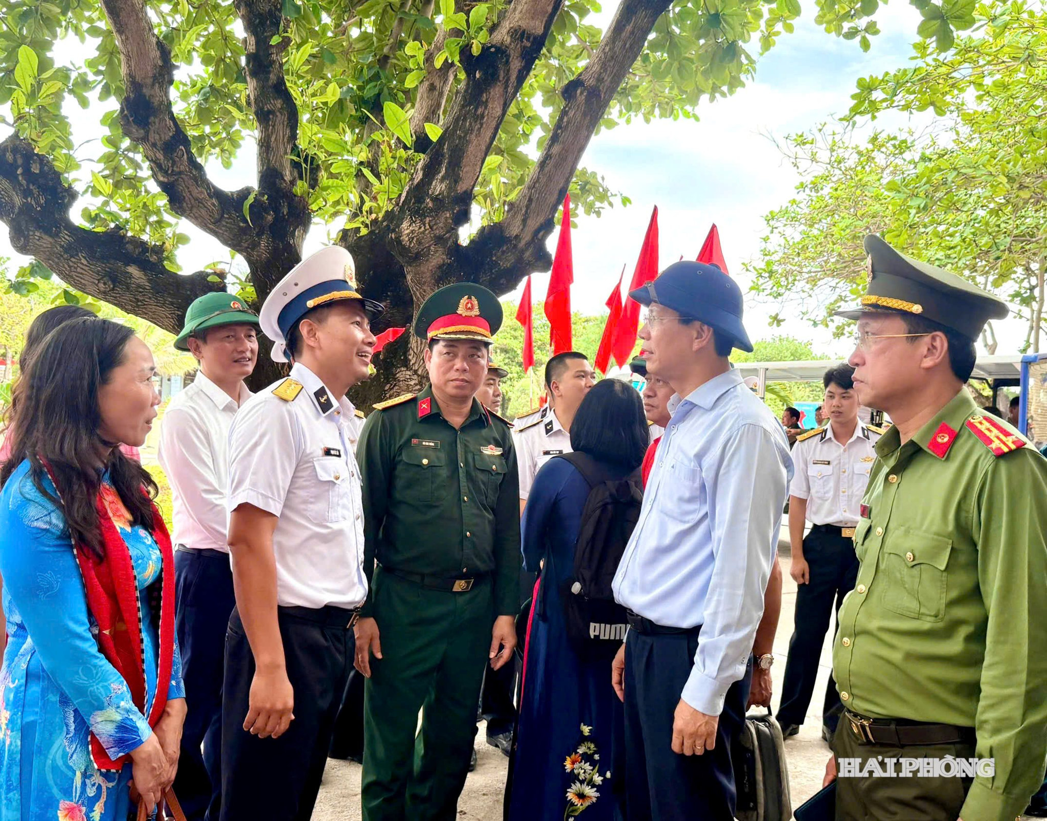 Đoàn công tác Hải Phòng gặp gỡ cán bộ, chiến sĩ người Hải Phòng đang công tác trên đảo Trường Sa
