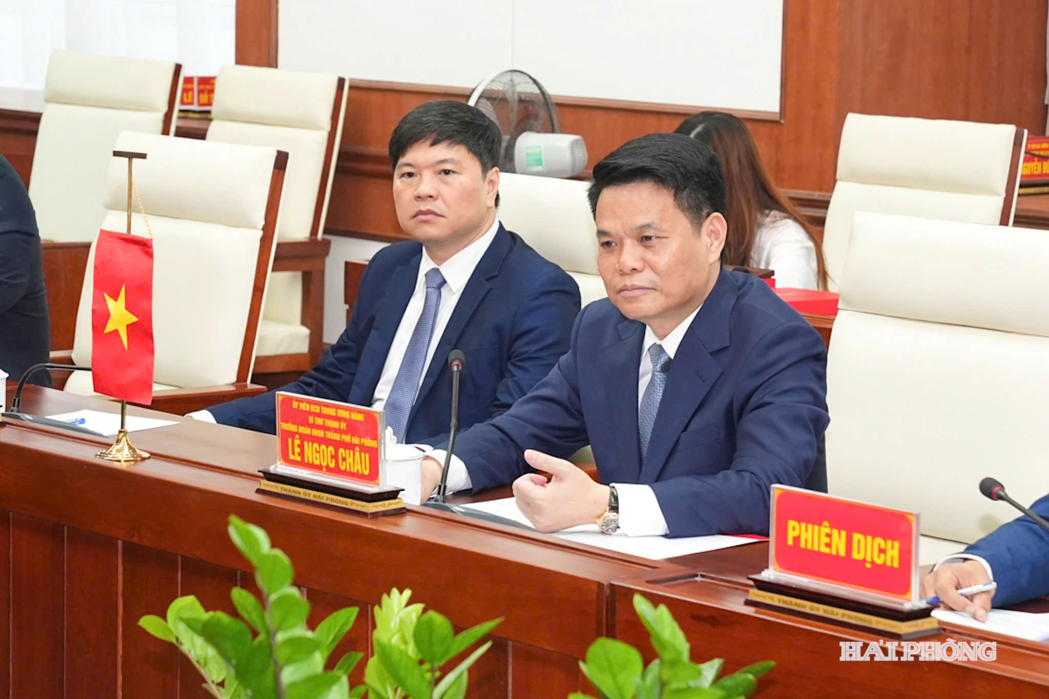Đồng chí Lê Ngọc Châu, Ủy viên Trung ương Đảng, Bí thư Thành ủy, Trưởng Đoàn đại biểu Quốc hội thành phố Hải Phòng phát biểu tại buổi tiếp