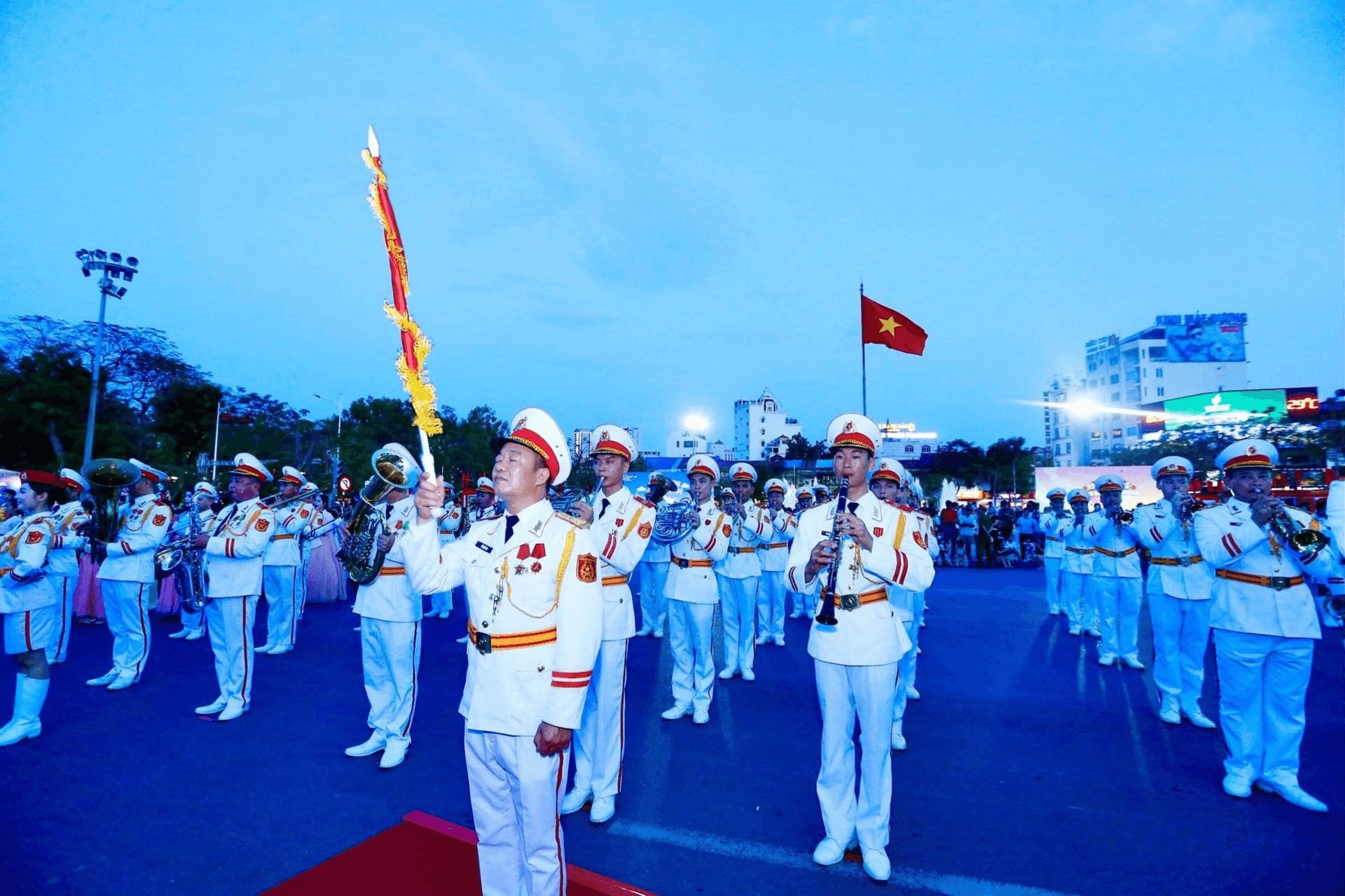 emag-le-hoi-hoa-phuong-do (15)