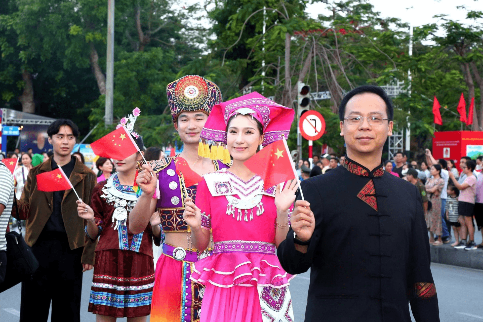 emag-le-hoi-hoa-phuong-do (34)