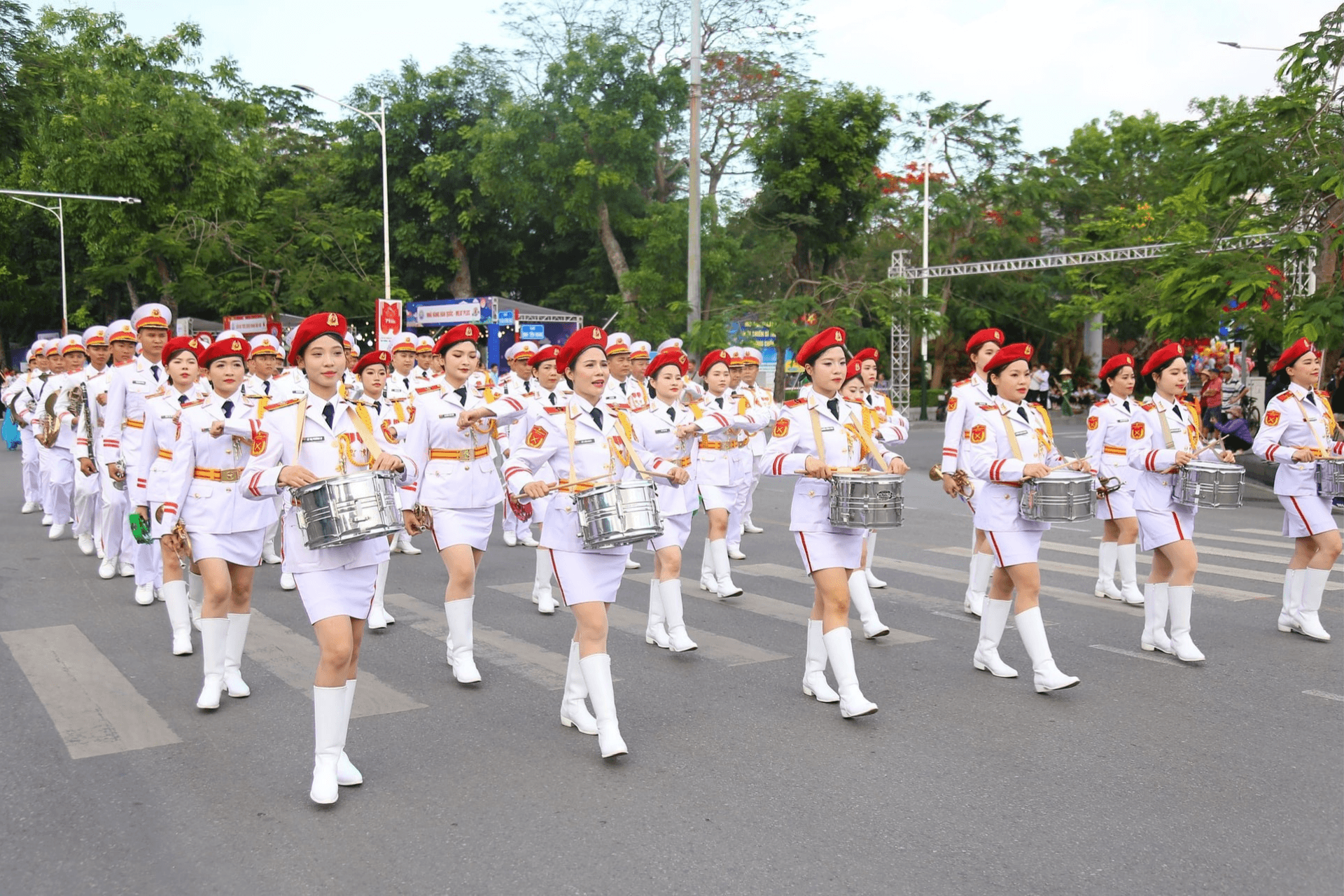 emag-le-hoi-hoa-phuong-do (36)
