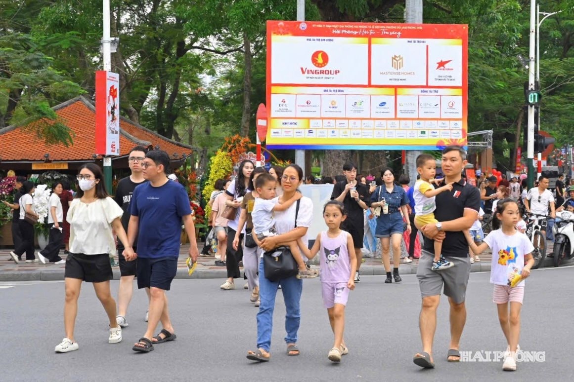 nguoi-dan-tray-hoi1.jpg