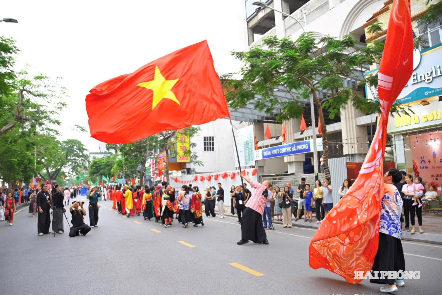 sac-mau-bon-phuong3.jpg