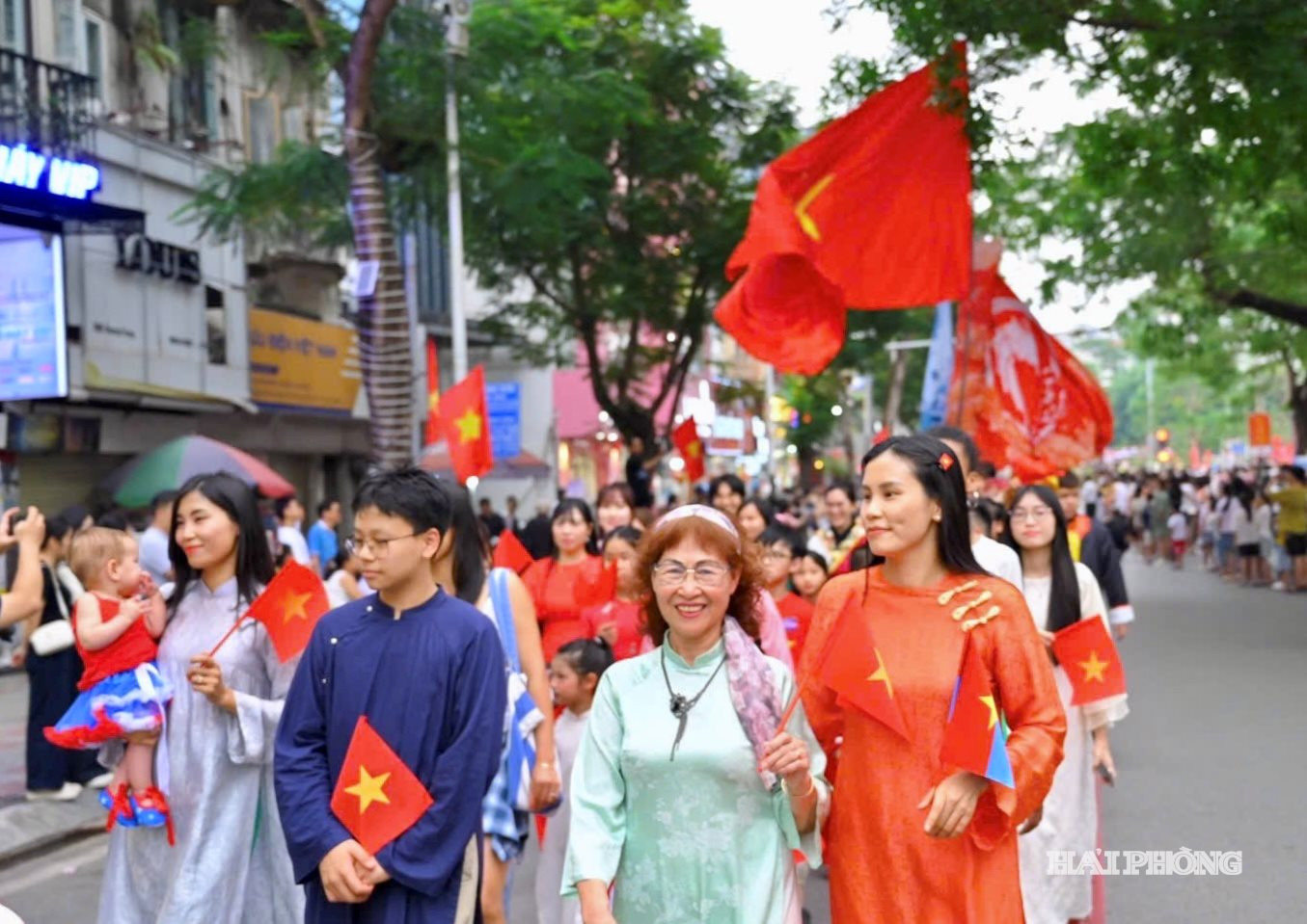 sac-mau-bon-phuong4.jpg