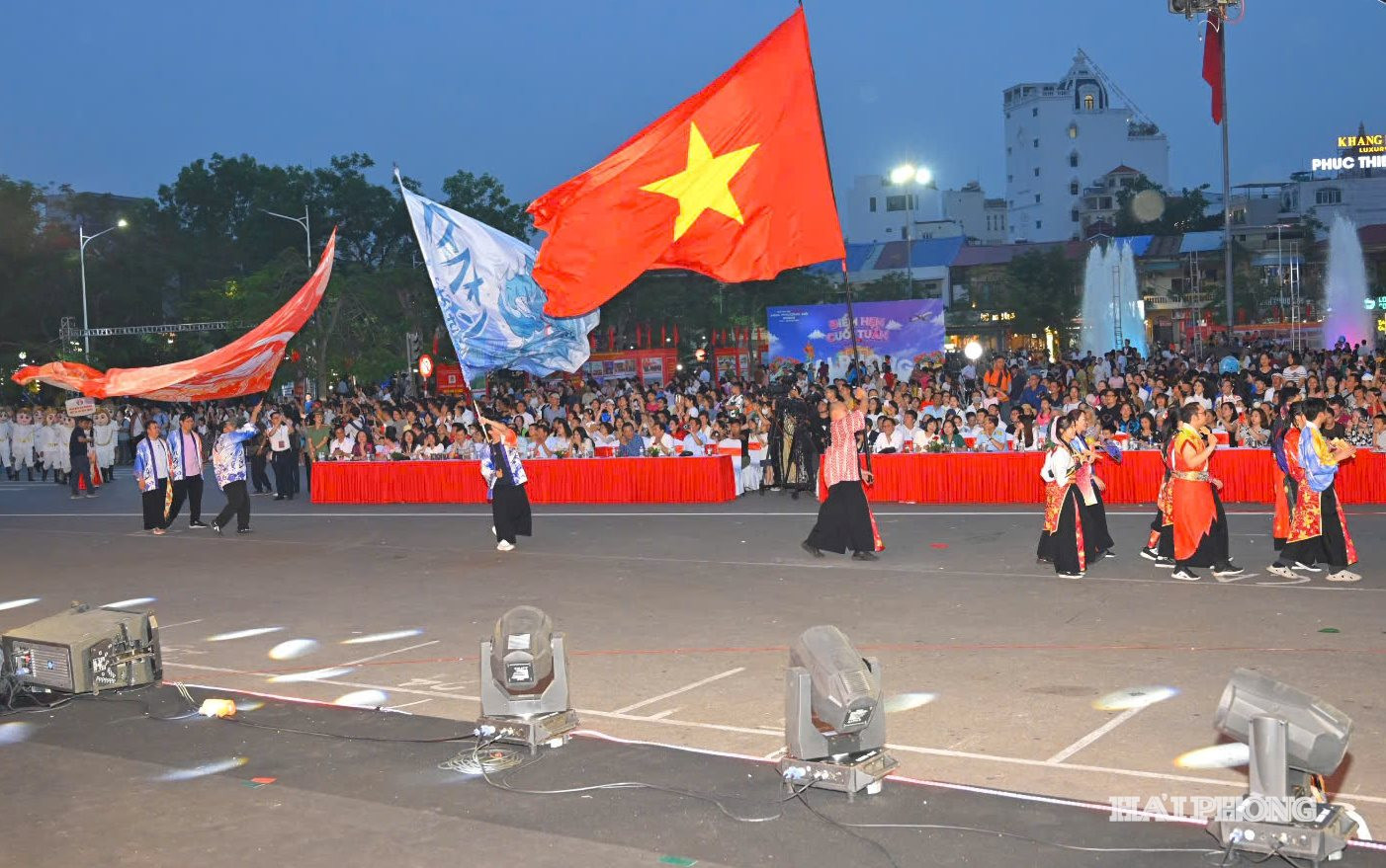 sac-mau-quoc-te.jpg