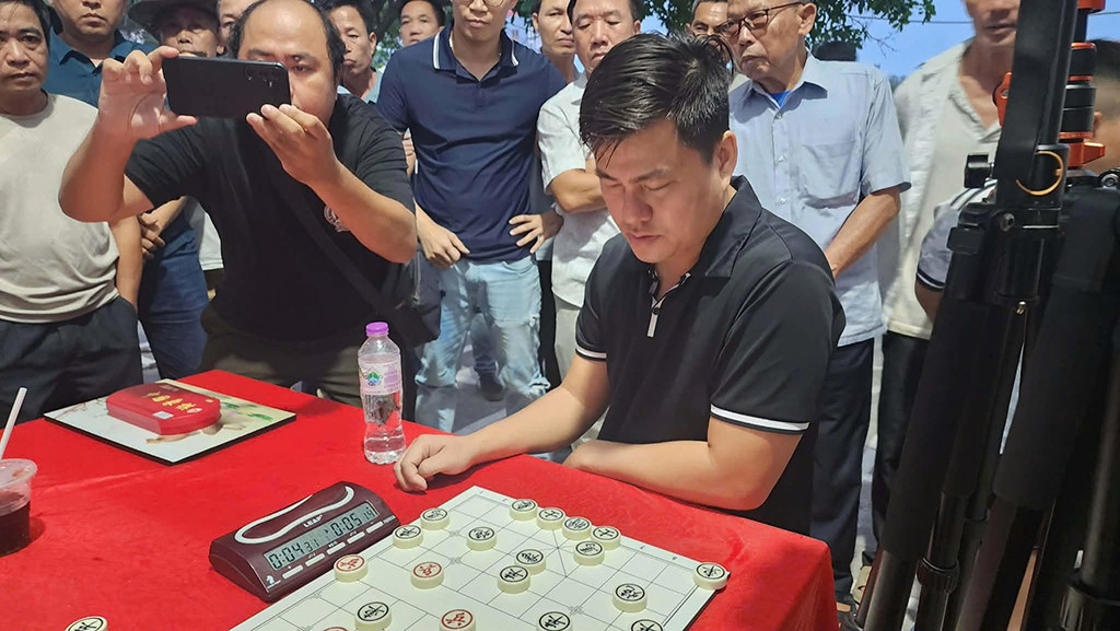 Lại Lý Huynh vượt hàng loạt kỳ thủ hùng mạnh Trung Quốc để nhận vé vào thẳng VCK giải đấu danh giá - Ảnh 1. Lại Lý Huynh vượt hàng loạt kỳ thủ hùng mạnh Trung Quốc để nhận vé vào thẳng VCK giải đấu danh giá - Ảnh 1.