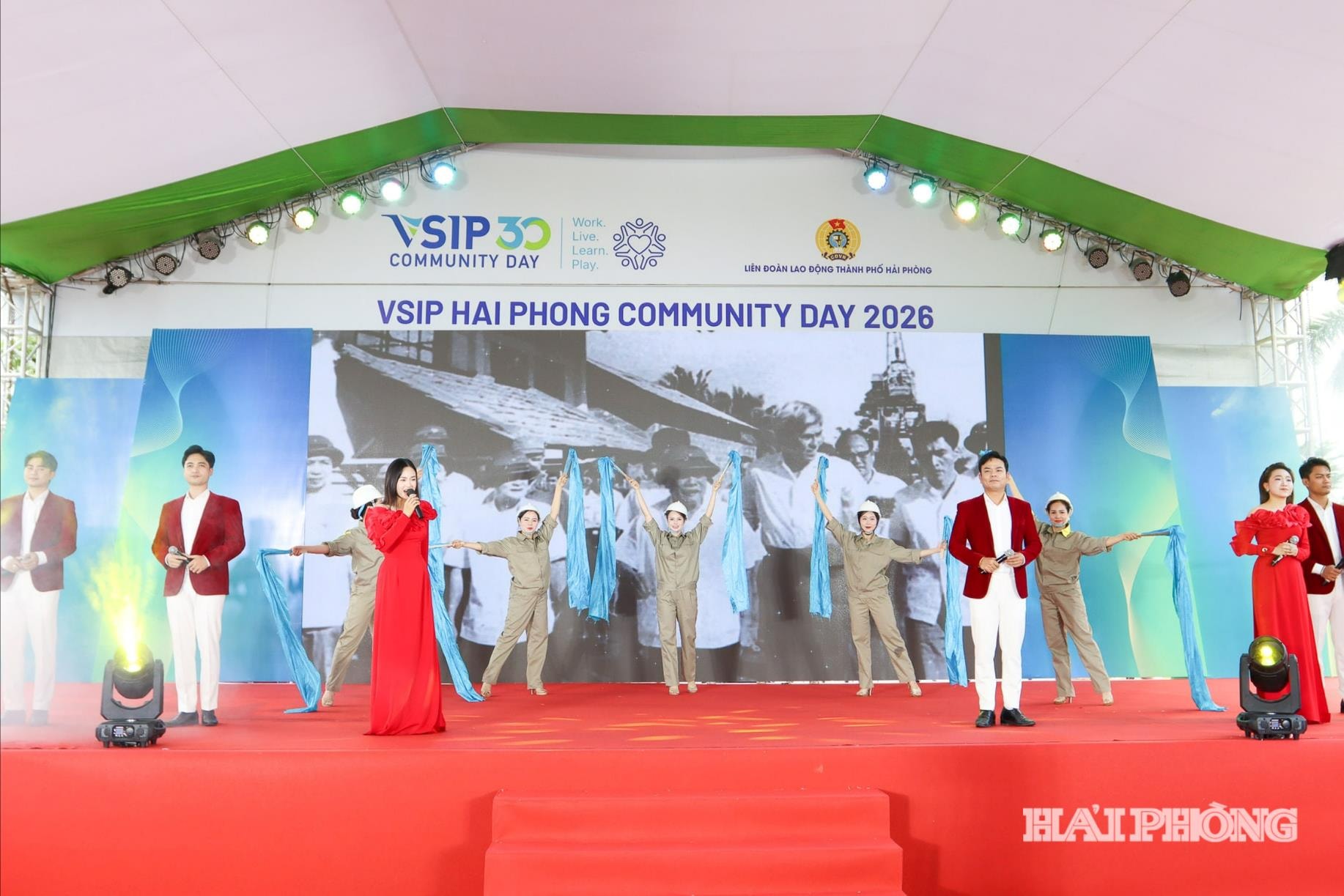 ngay-hoi-cong-nhan-2-4bf13684997c417e4755350ebfed4fb5(1).jpg