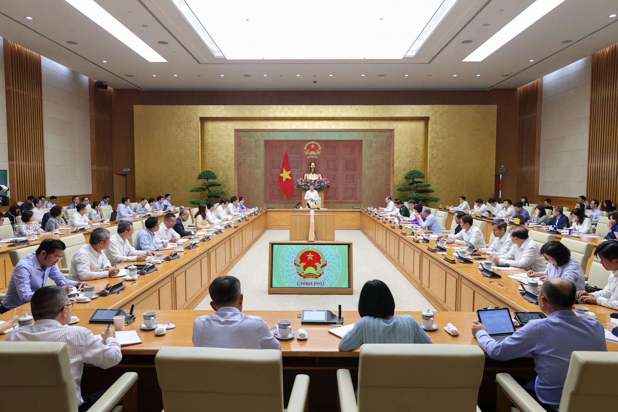 Thủ tướng Lê Minh Hưng làm việc với Bộ Ngoại giao: Tham mưu đổi mới toàn diện, mạnh mẽ công tác đối ngoại- Ảnh 9. Thủ tướng Lê Minh Hưng làm việc với Bộ Ngoại giao: Tham mưu đổi mới toàn diện, mạnh mẽ công tác đối ngoại- Ảnh 9.