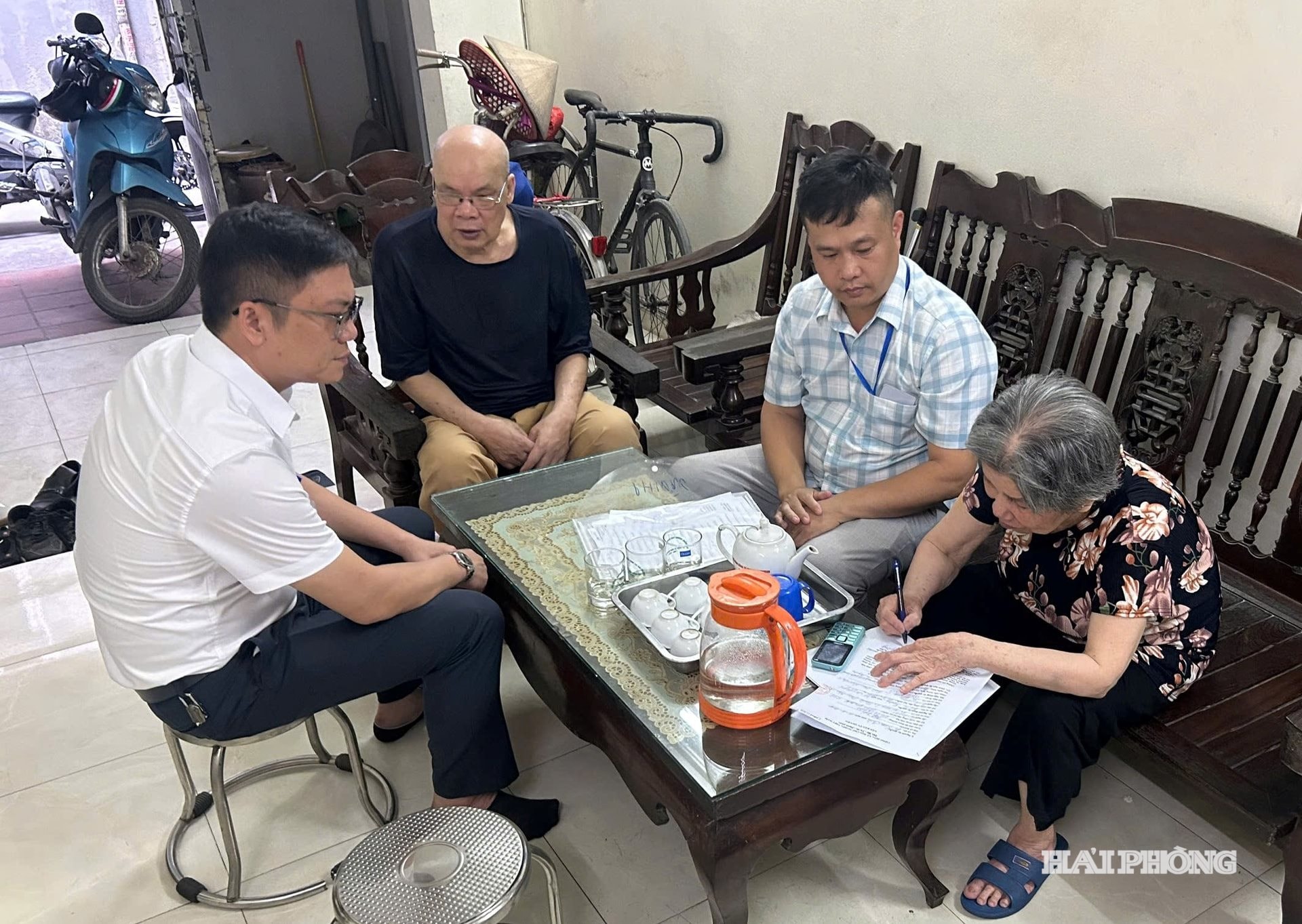 phuong-ngo-quyen-ho-tro-tthc.jpg